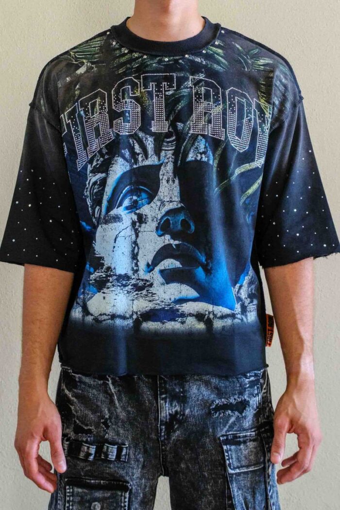 Polera First Row 'Lost Utopia Myth Cropped'
